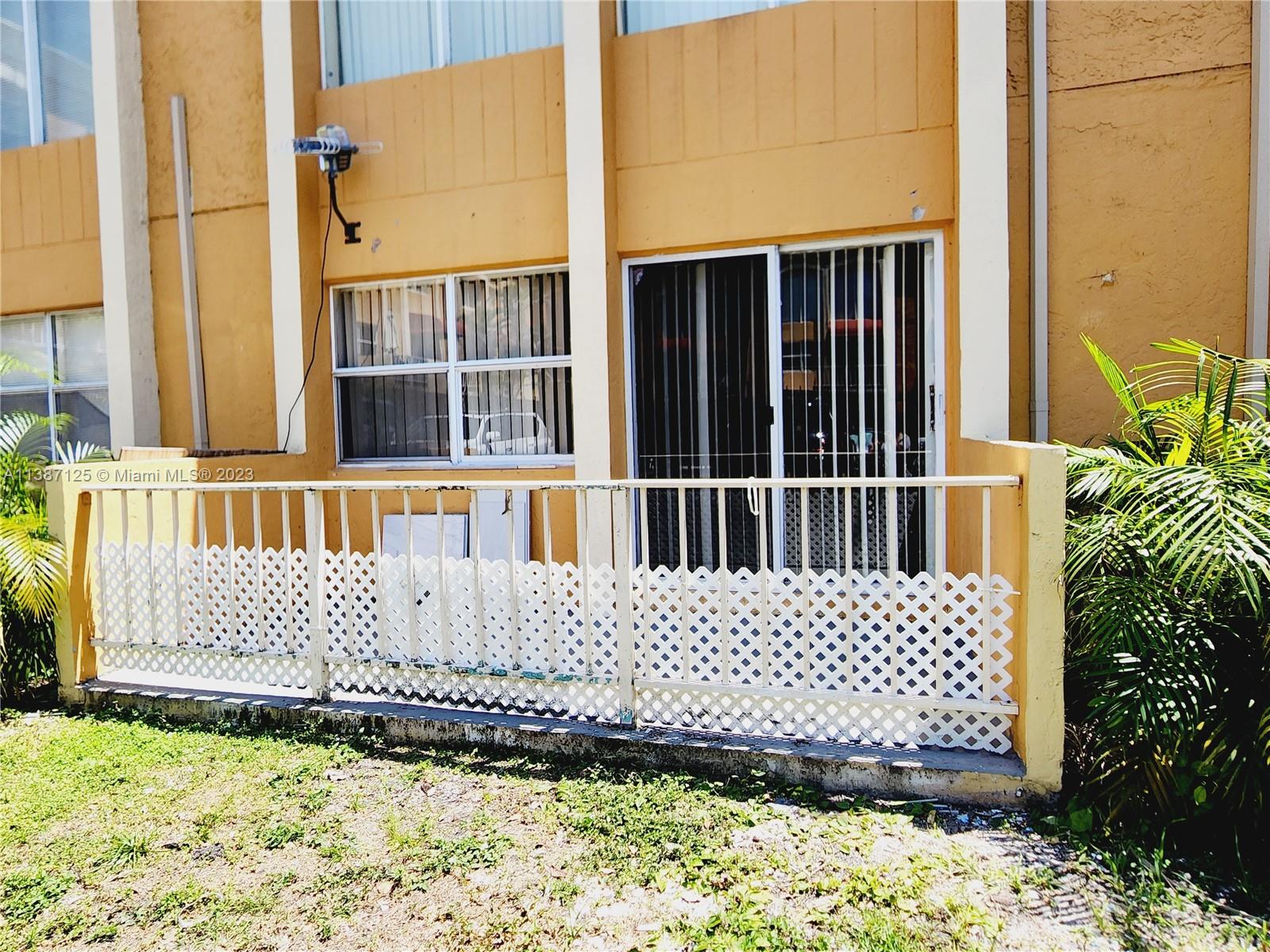 VENETIAN GARDENS AT COUNT - Residential Lease
