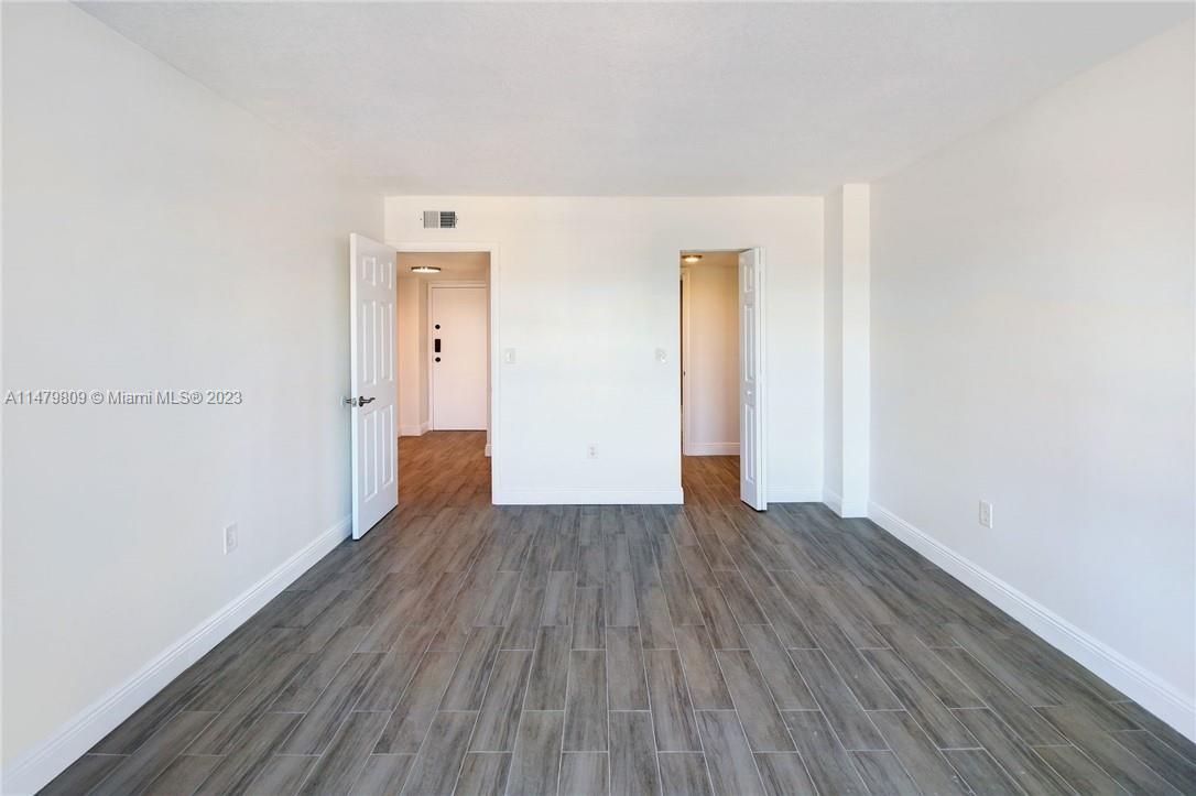 MANORS OF INVERRARY XII - Residential Lease