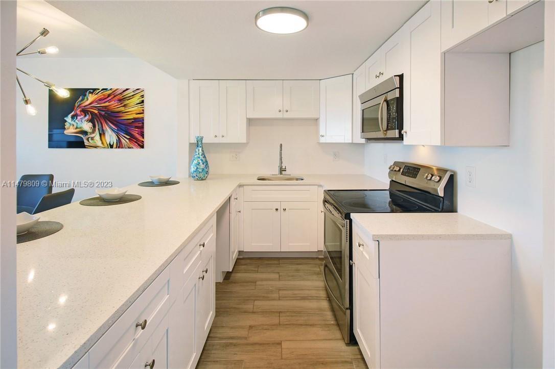 MANORS OF INVERRARY XII - Residential Lease