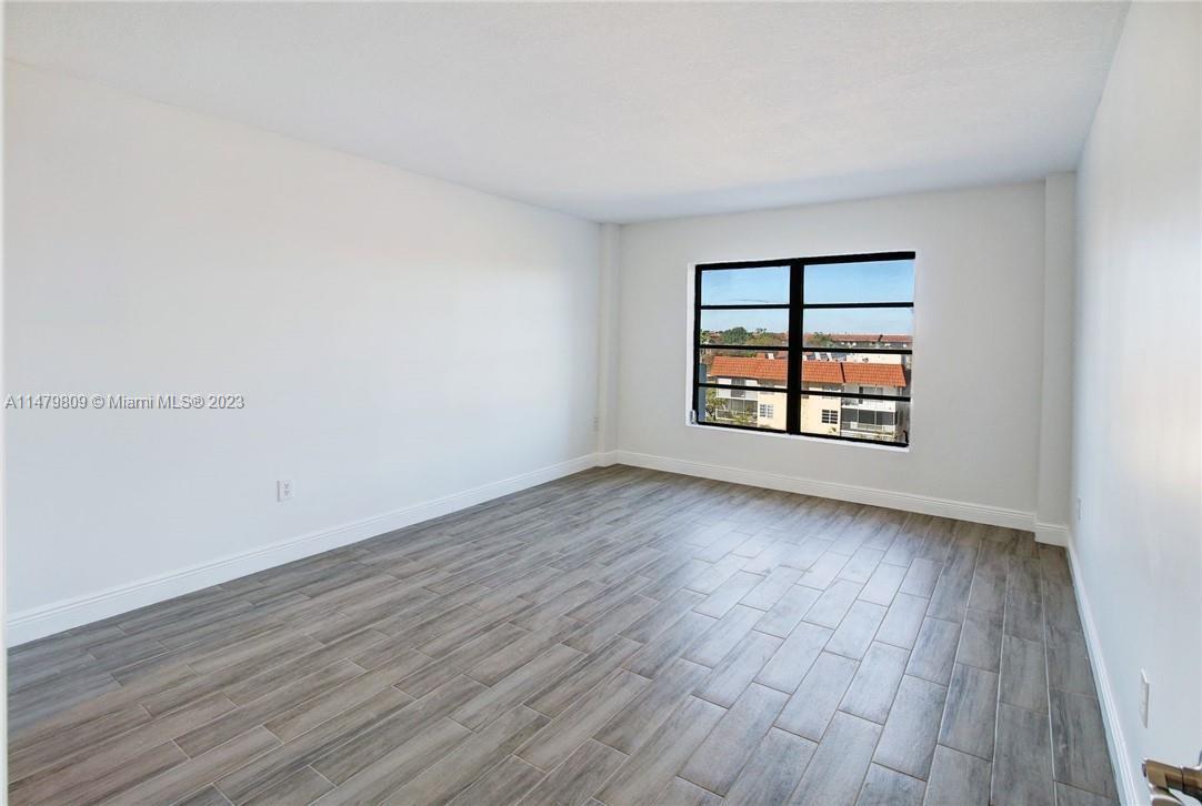 MANORS OF INVERRARY XII - Residential Lease