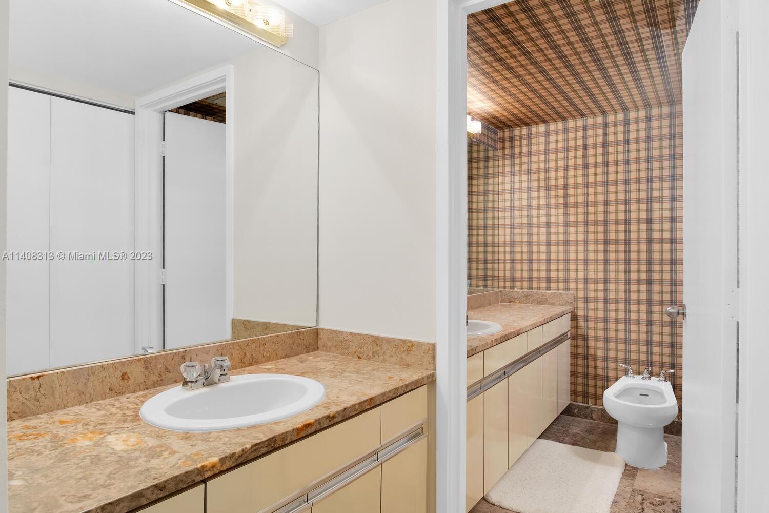 IMPERIAL AT BRICKELL COND - Residential