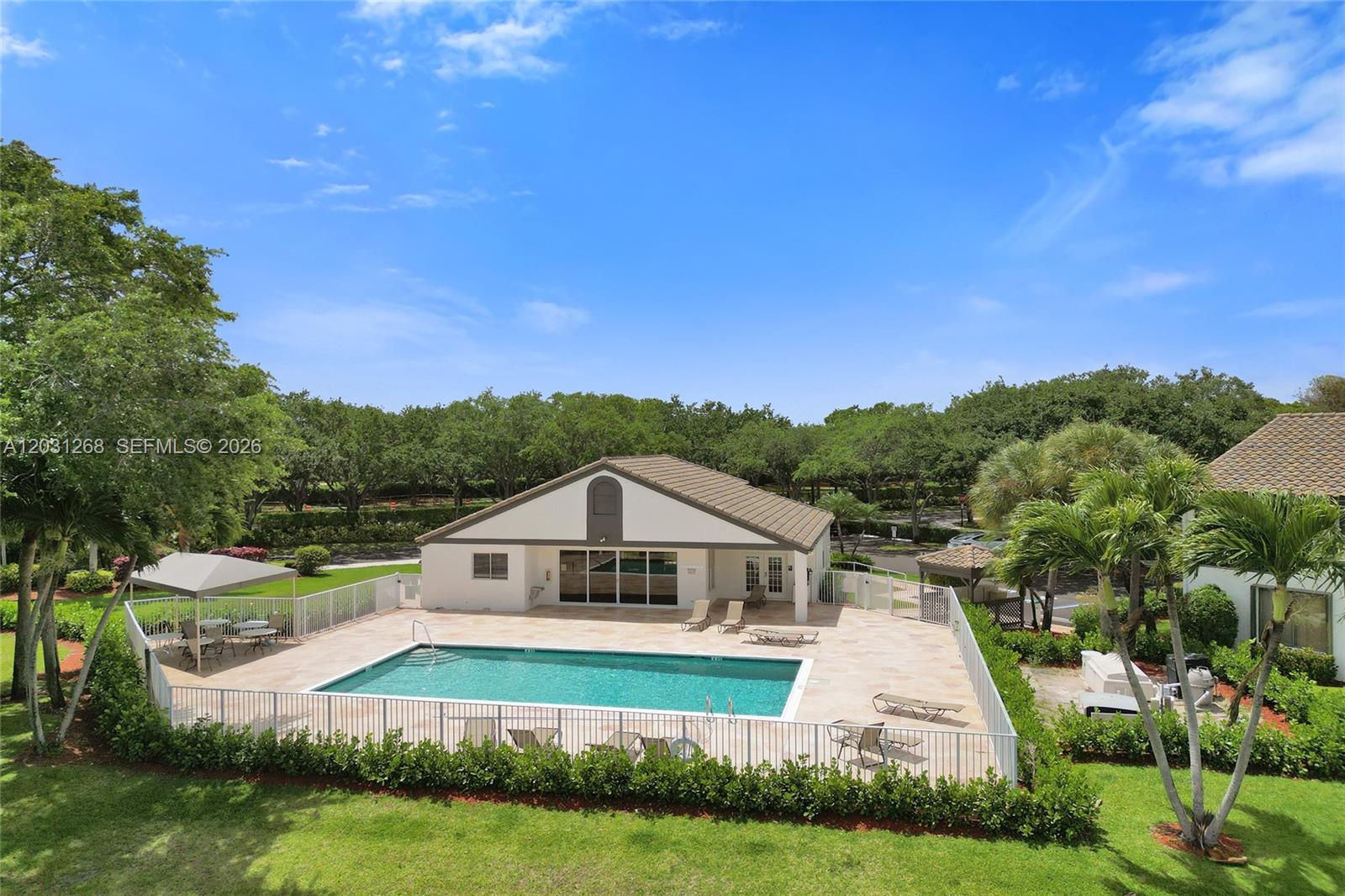 CARRIAGE HOMES AT TERRAMAR - Residential