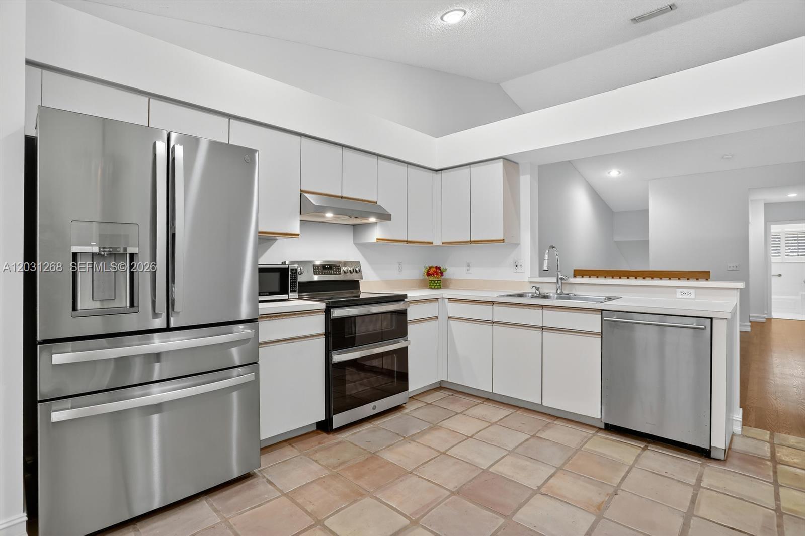 CARRIAGE HOMES AT TERRAMAR - Residential