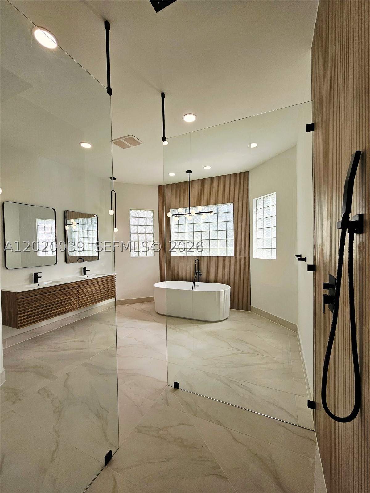 SUNSET LAKES PLAT ONE - Residential