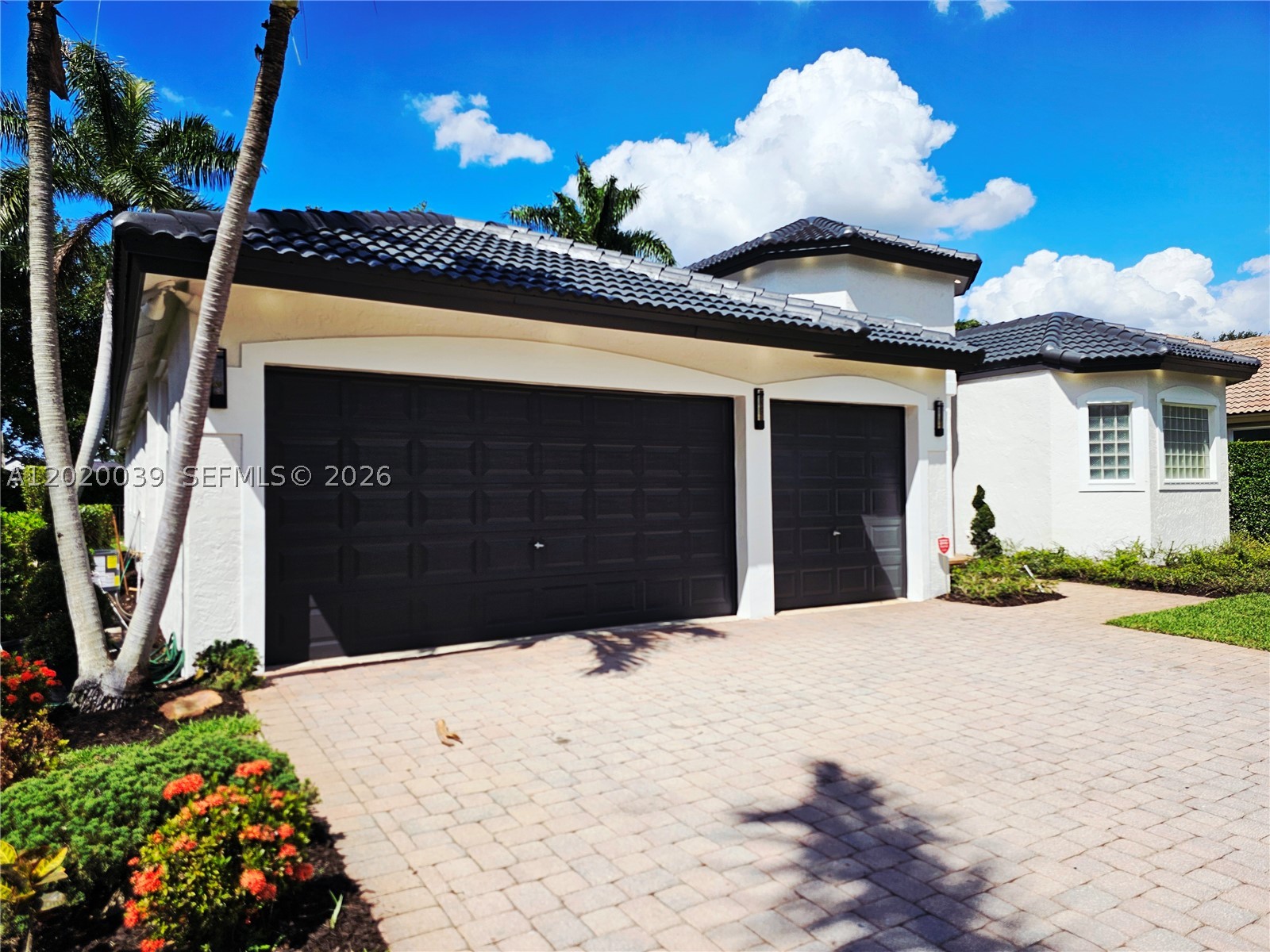 SUNSET LAKES PLAT ONE - Residential