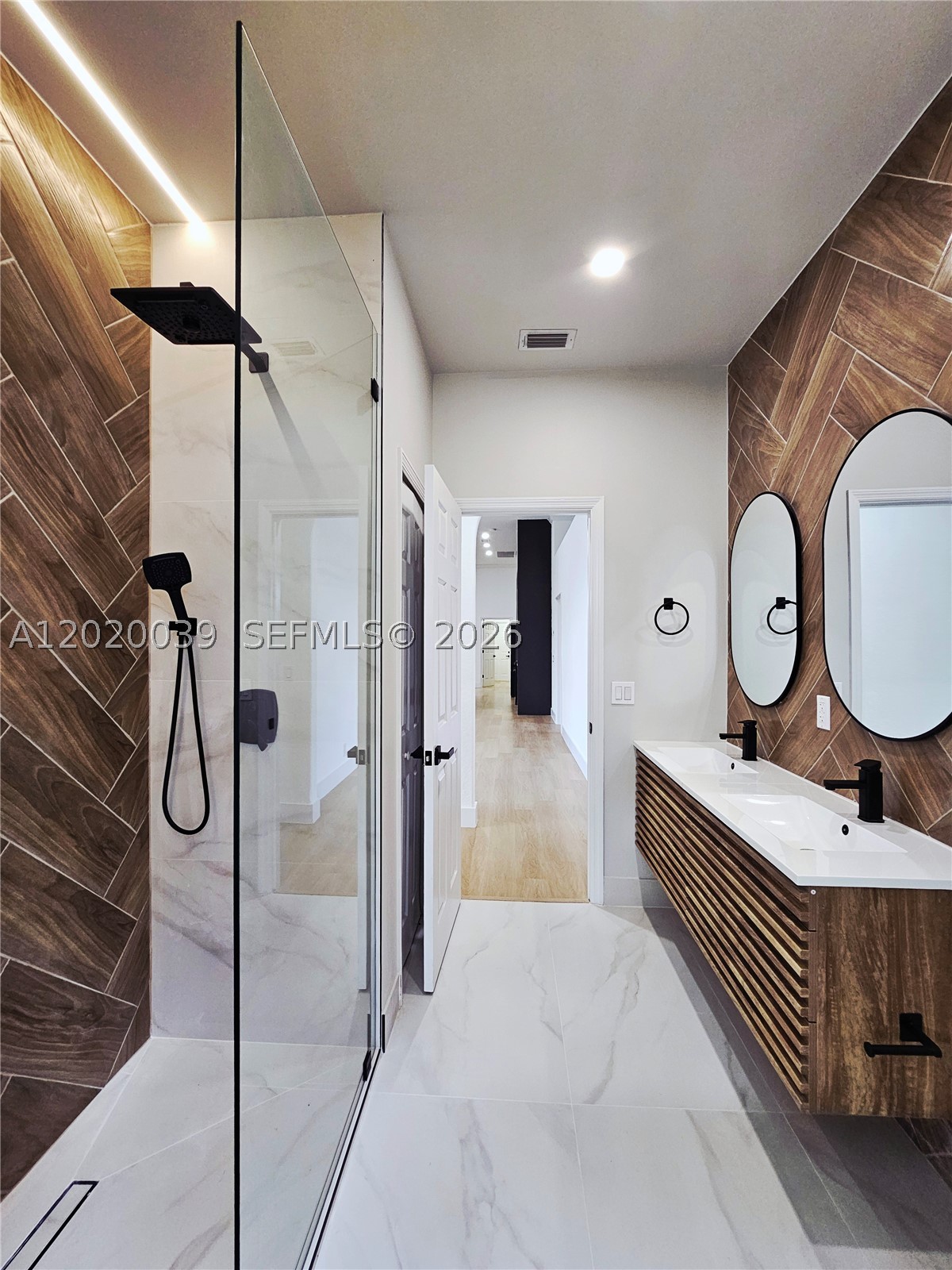 SUNSET LAKES PLAT ONE - Residential