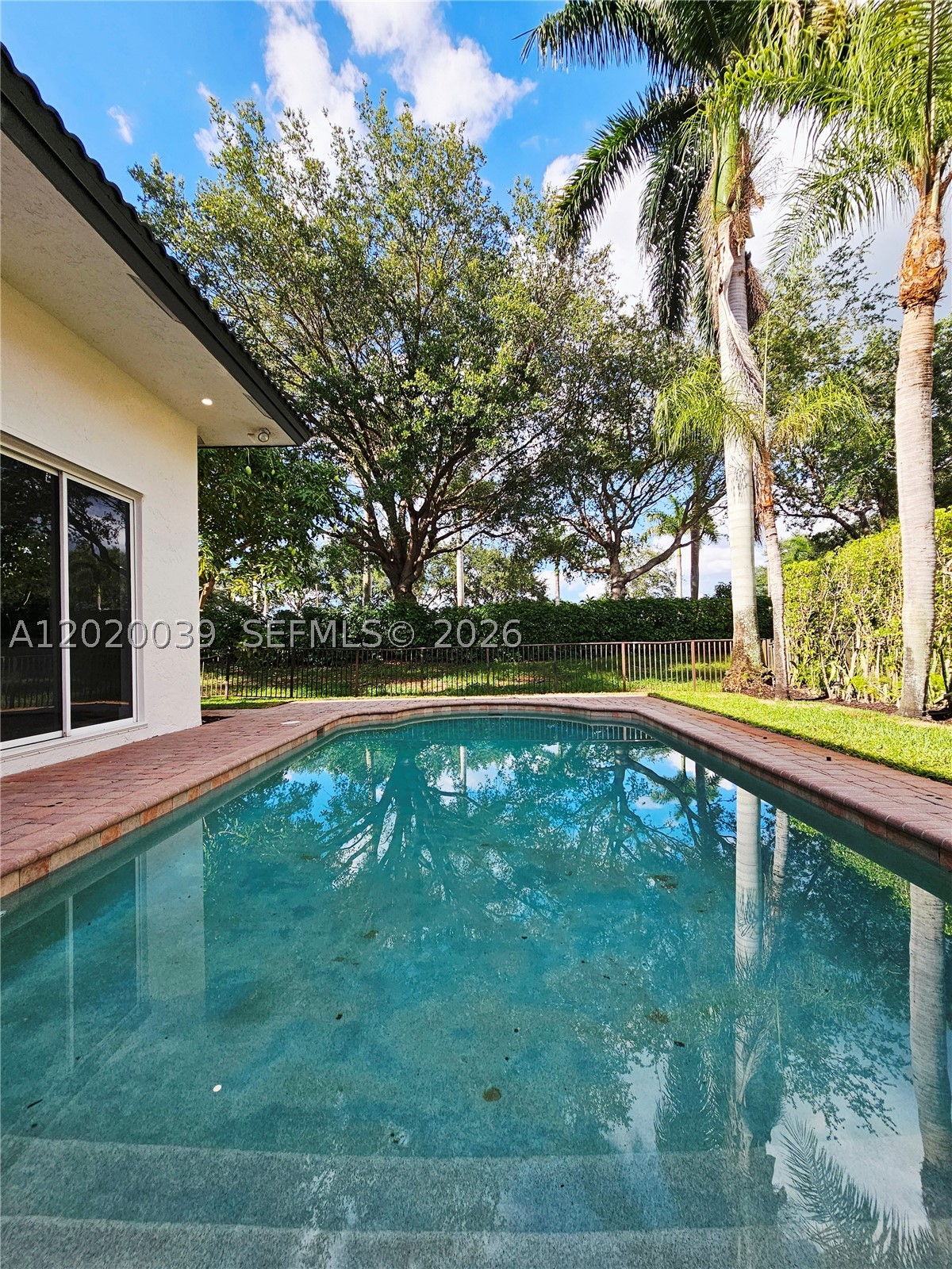 SUNSET LAKES PLAT ONE - Residential