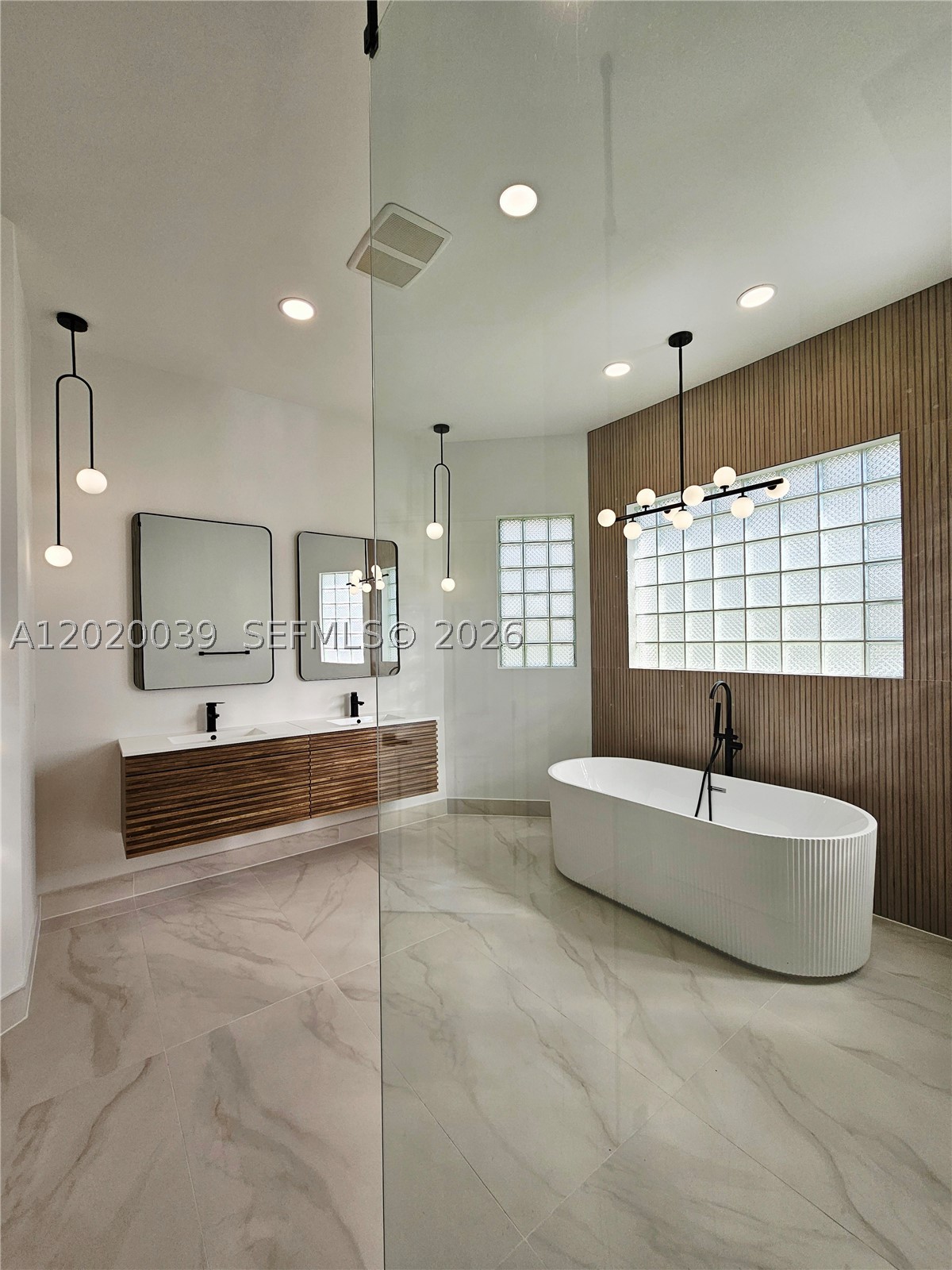 SUNSET LAKES PLAT ONE - Residential