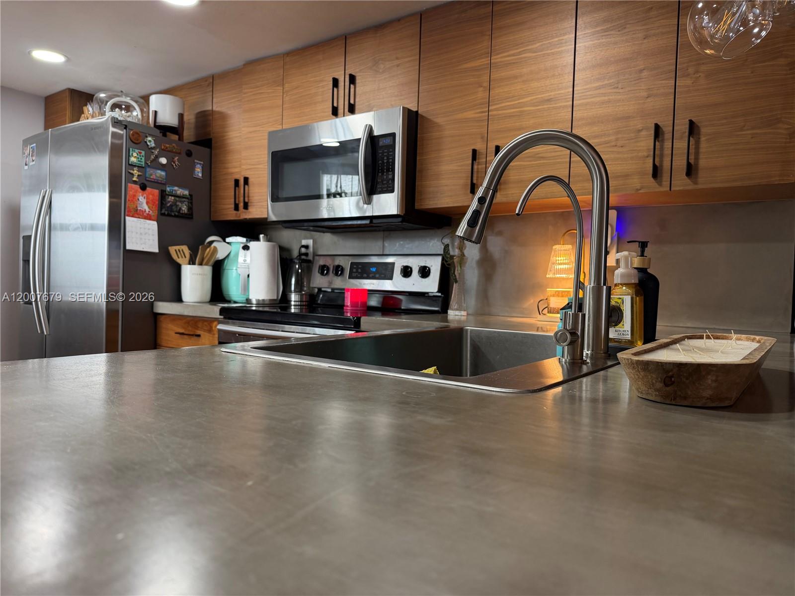 Move-in ready and well maintained! This spacious 1/1 features a functional floor plan highlighted by modern kitchen and bathroom. The kitchen shines with stainless steel appliances and contemporary cabinetry, while the shared en-suite bathroom offers a seamless flow for guests and residents alike. Key upgrades include a 4-year-old A/C, 2 years old water heater, and an in-unit laundry area with full-size appliances. Residents enjoy access to a community pool, clubhouse, and playground in a prime location near Pembroke Lakes Mall and I-75, many restaurants and supermarkets.
P.S. Disclosure: Listing agent is related to the Property owner.