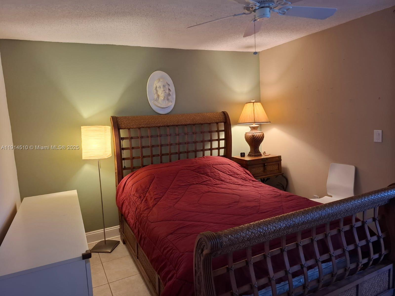 SUNRISE LAKES III - Residential