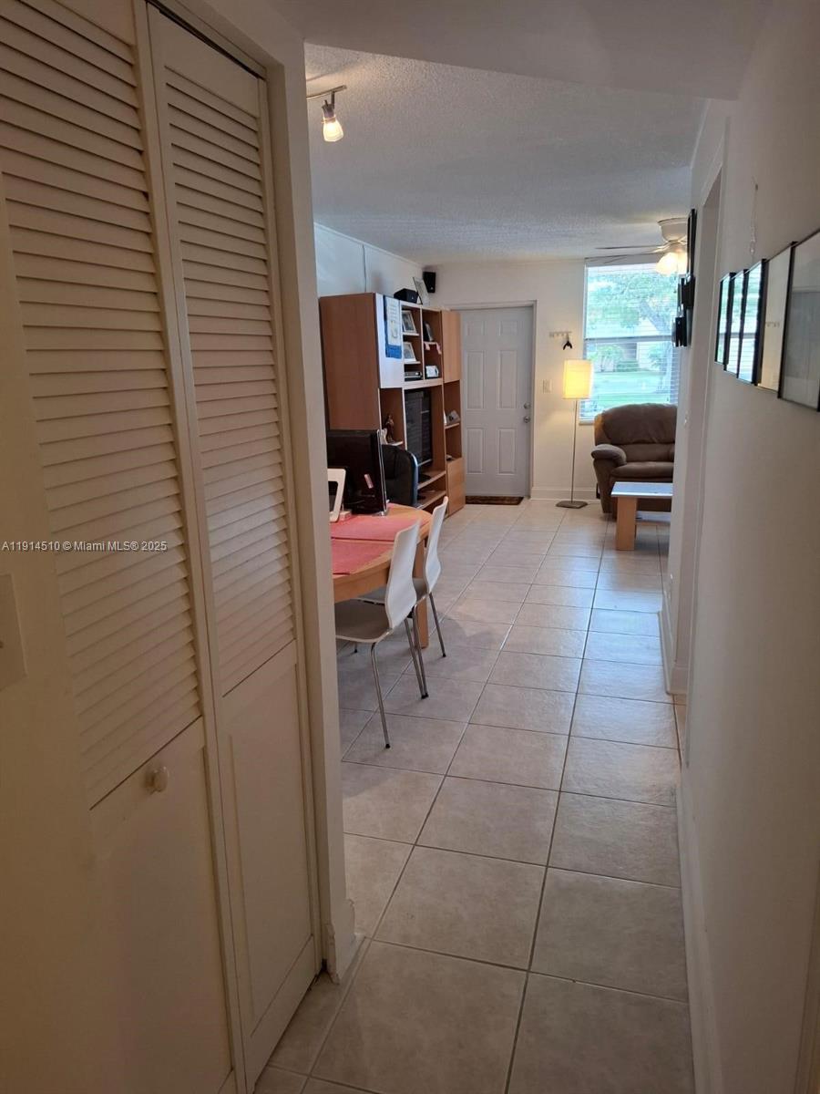 SUNRISE LAKES III - Residential