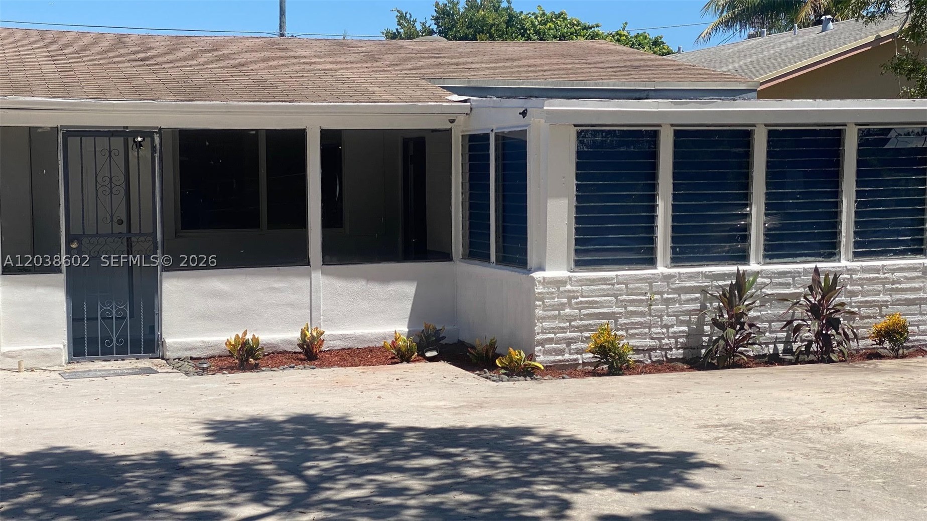NORTH HOLLYWOOD - Residential