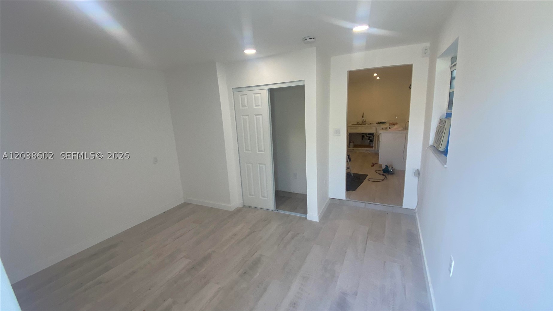 NORTH HOLLYWOOD - Residential