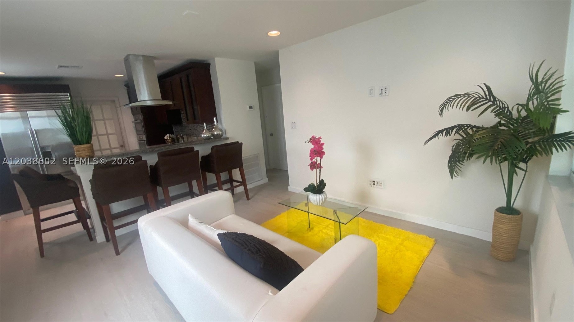 NORTH HOLLYWOOD - Residential