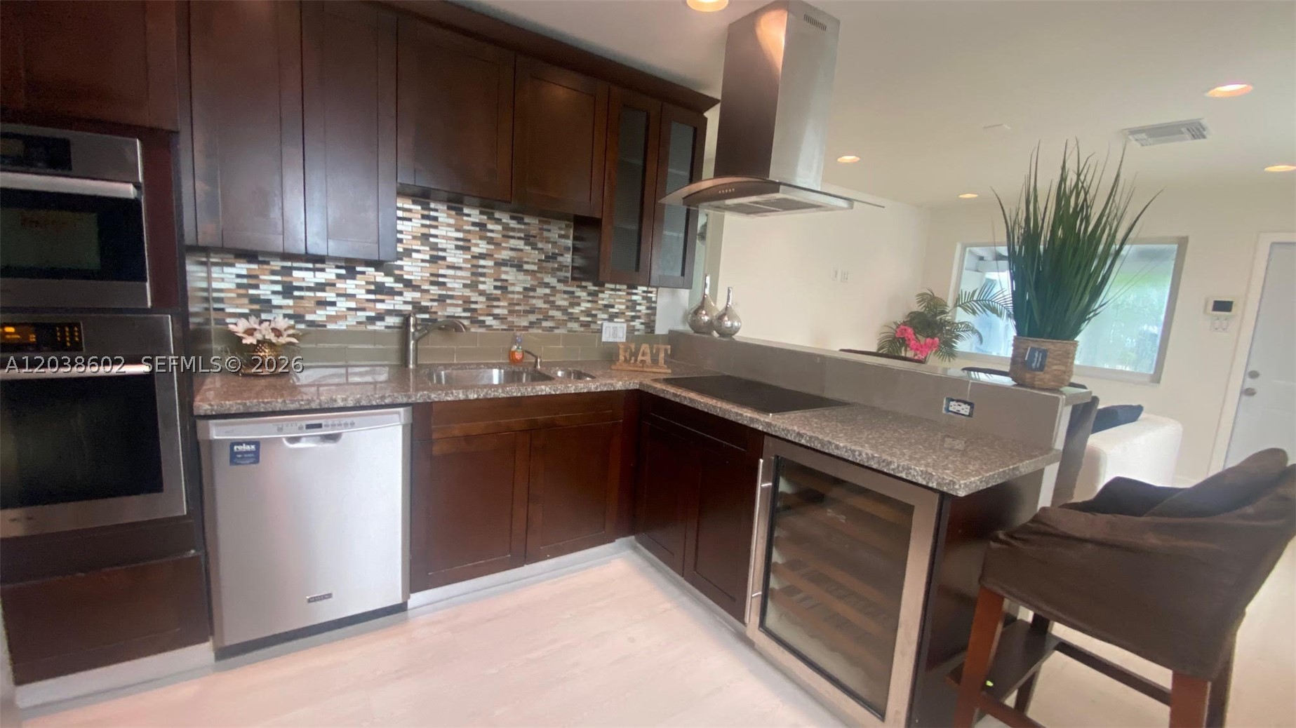 NORTH HOLLYWOOD - Residential
