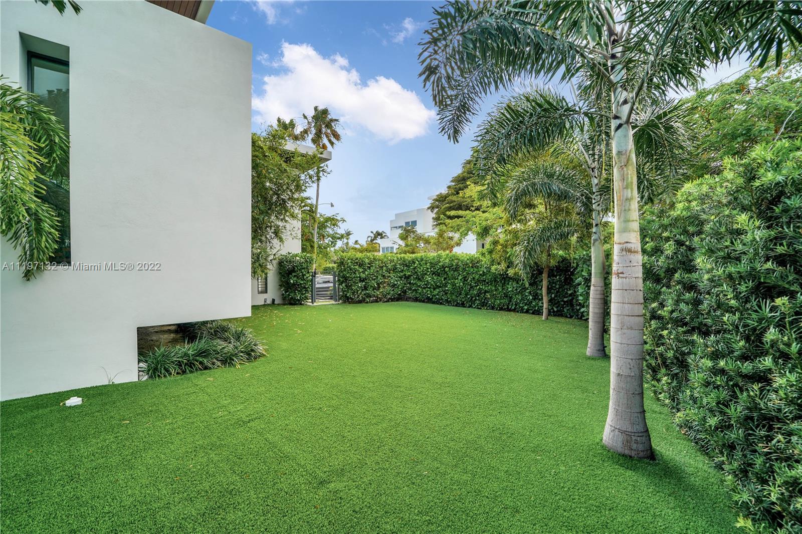 TROPICAL ISLE HOMES SUB 1 - Residential