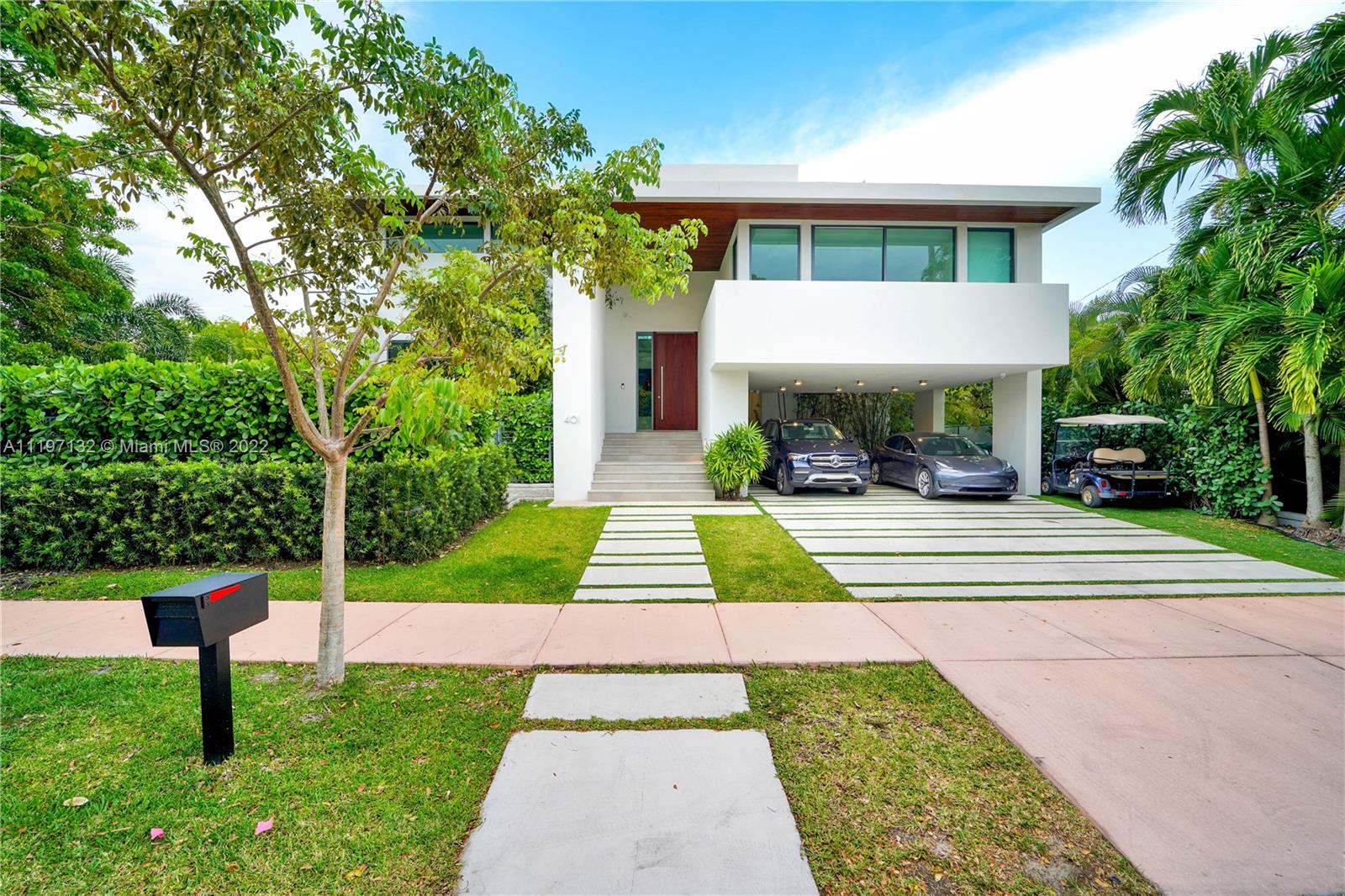 TROPICAL ISLE HOMES SUB 1 - Residential