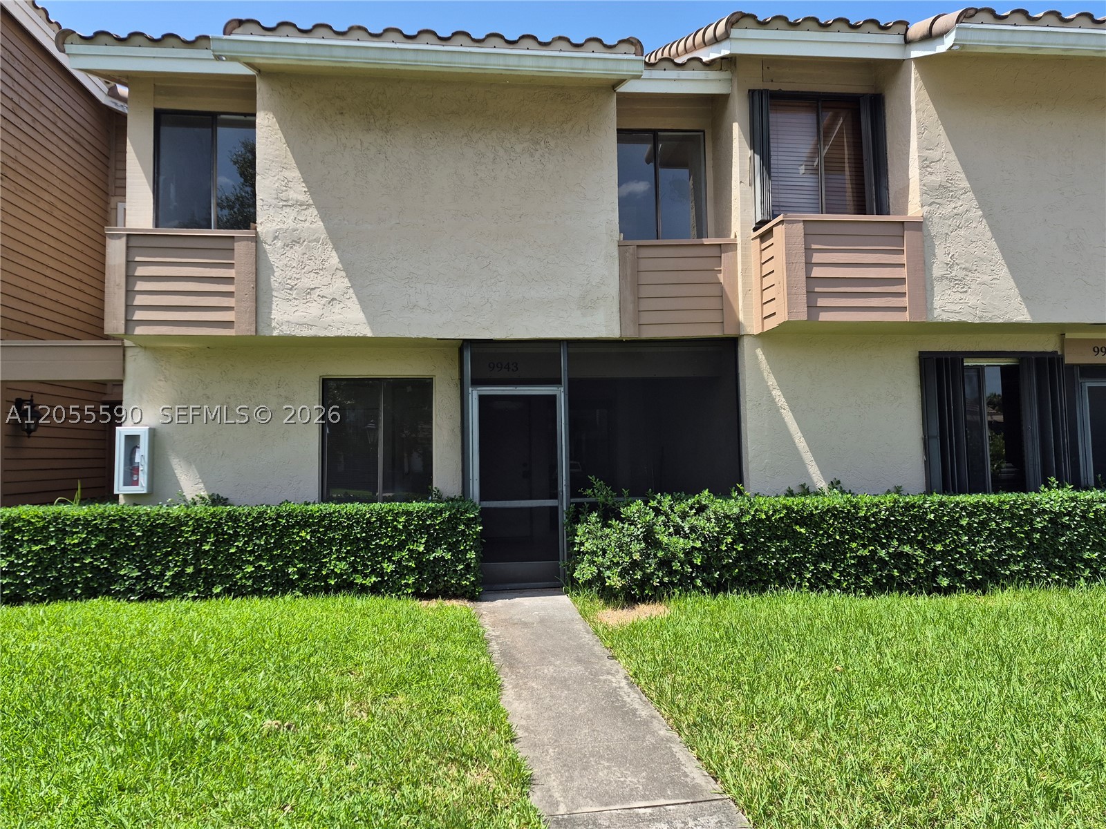 MAPLEWOOD TOWNHOUSES COND - Residential