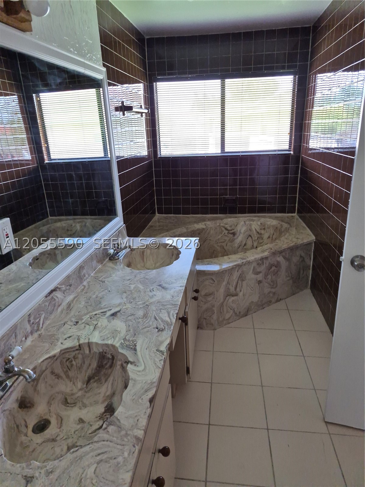 MAPLEWOOD TOWNHOUSES COND - Residential