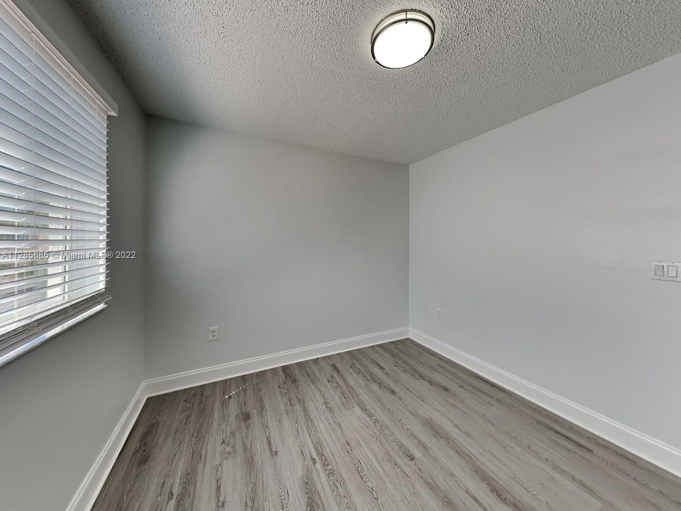 SPANISH LAKES - Residential Lease