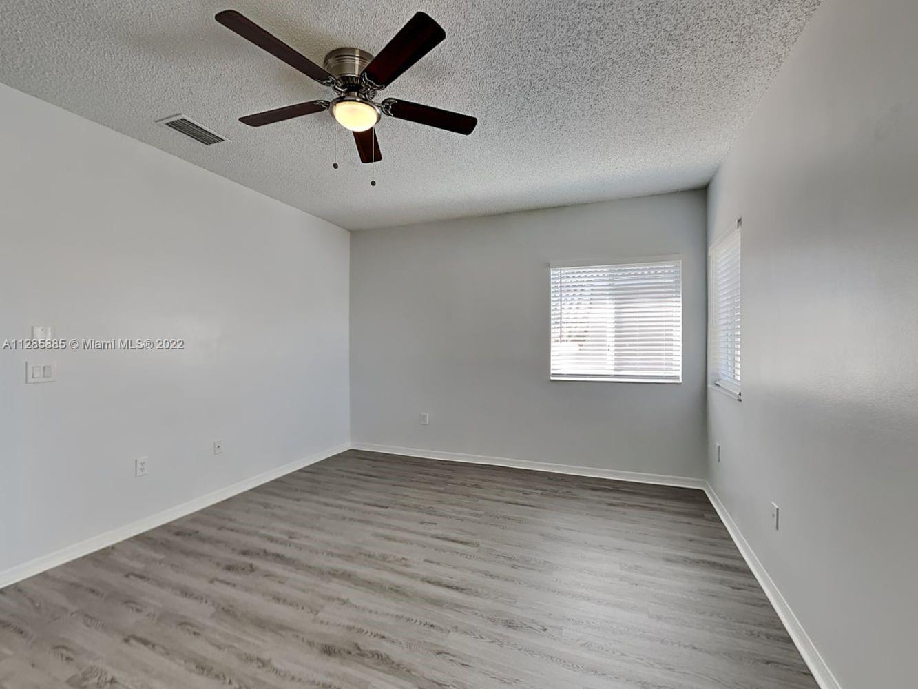 SPANISH LAKES - Residential Lease