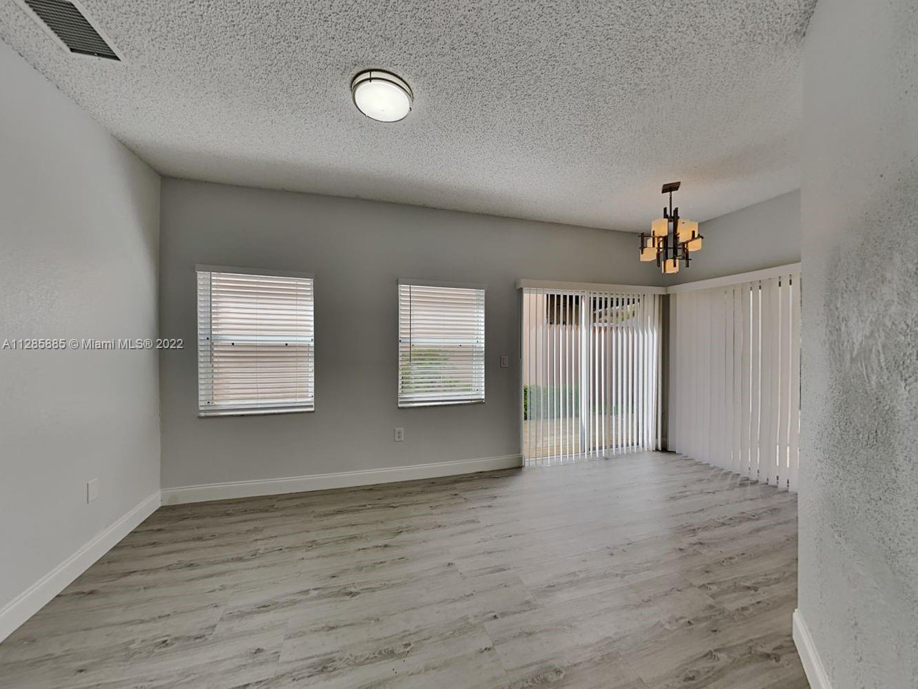 SPANISH LAKES - Residential Lease