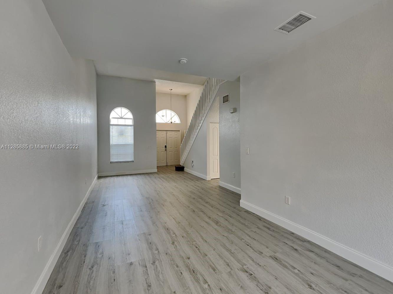 SPANISH LAKES - Residential Lease