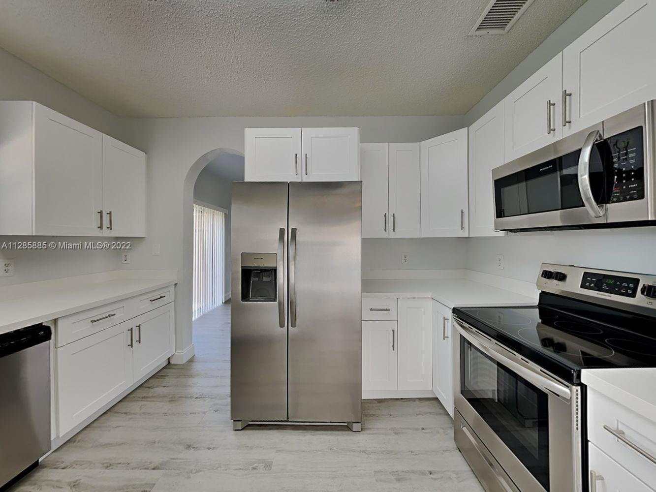 SPANISH LAKES - Residential Lease