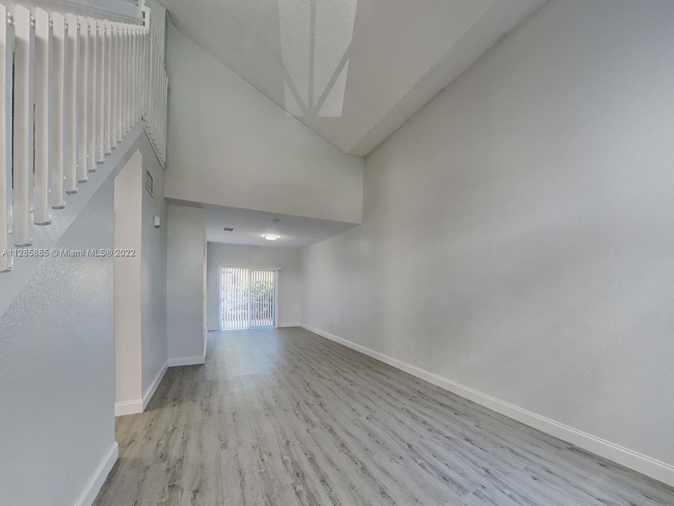 SPANISH LAKES - Residential Lease