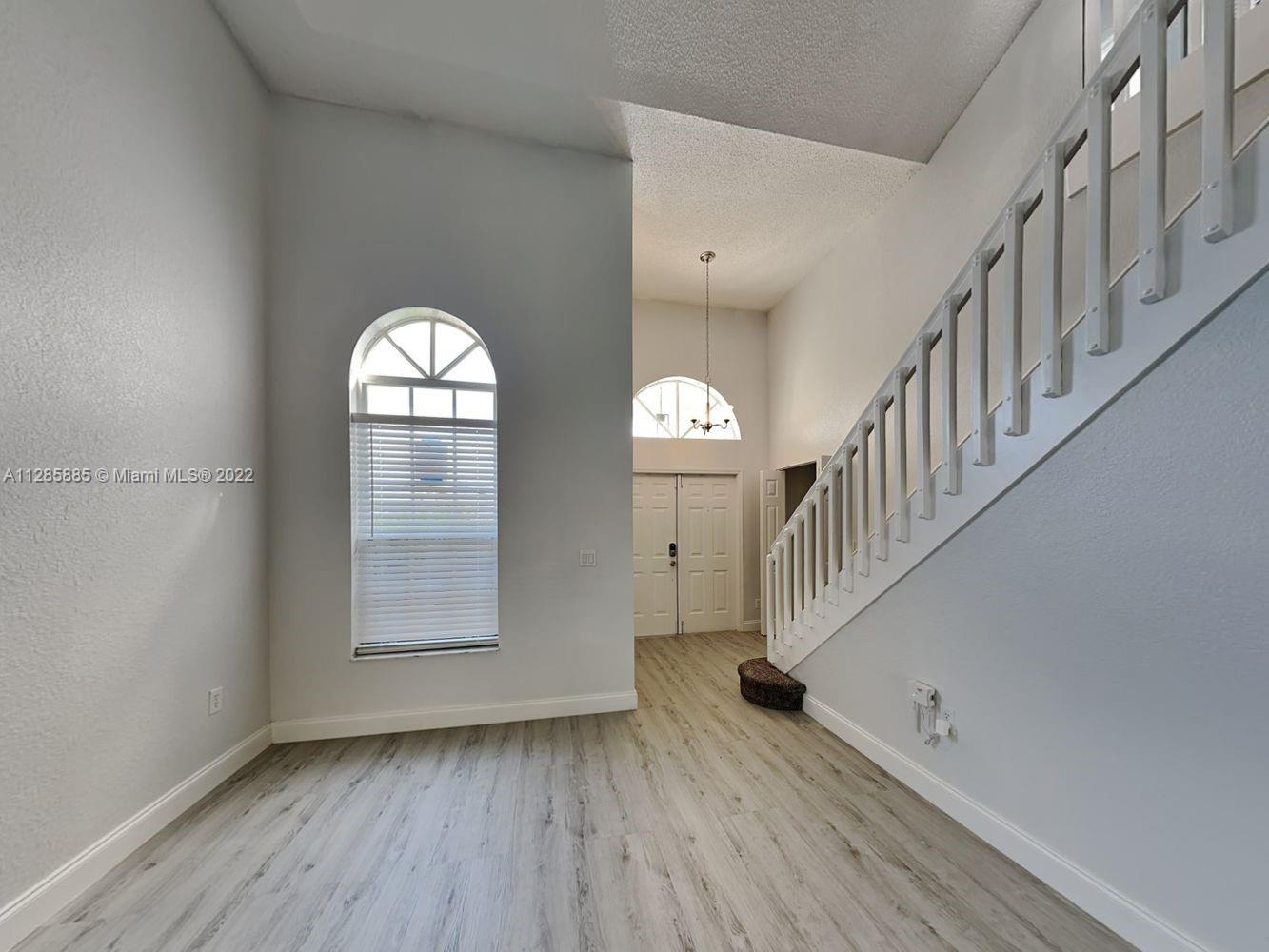 SPANISH LAKES - Residential Lease