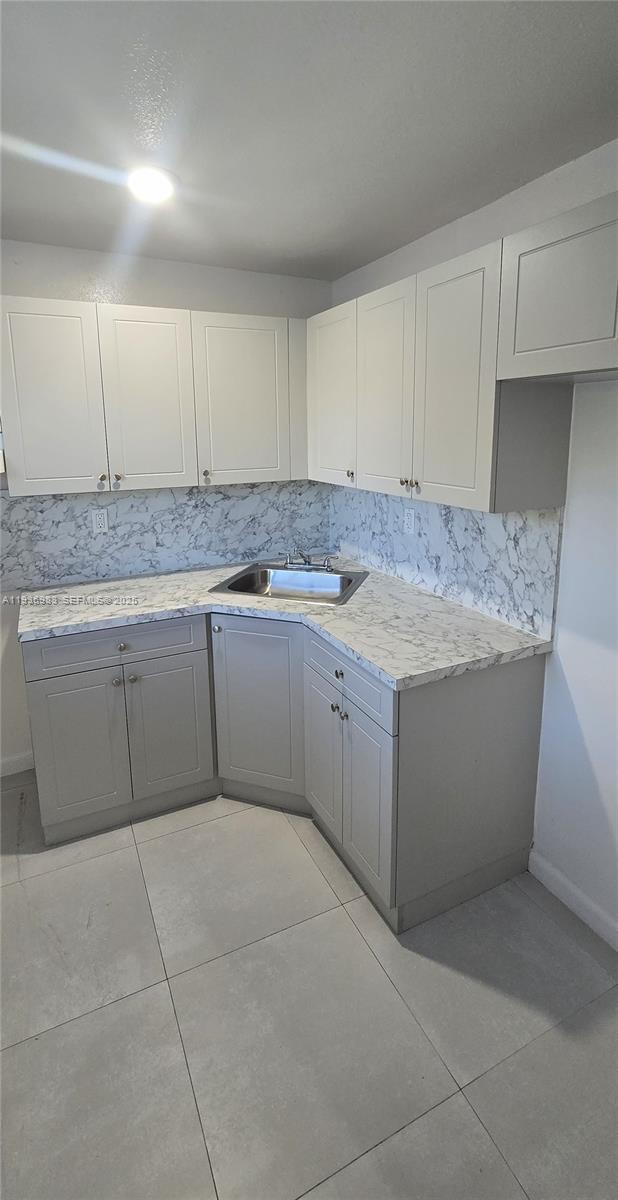 A A DOOLEY SUB - Residential Lease