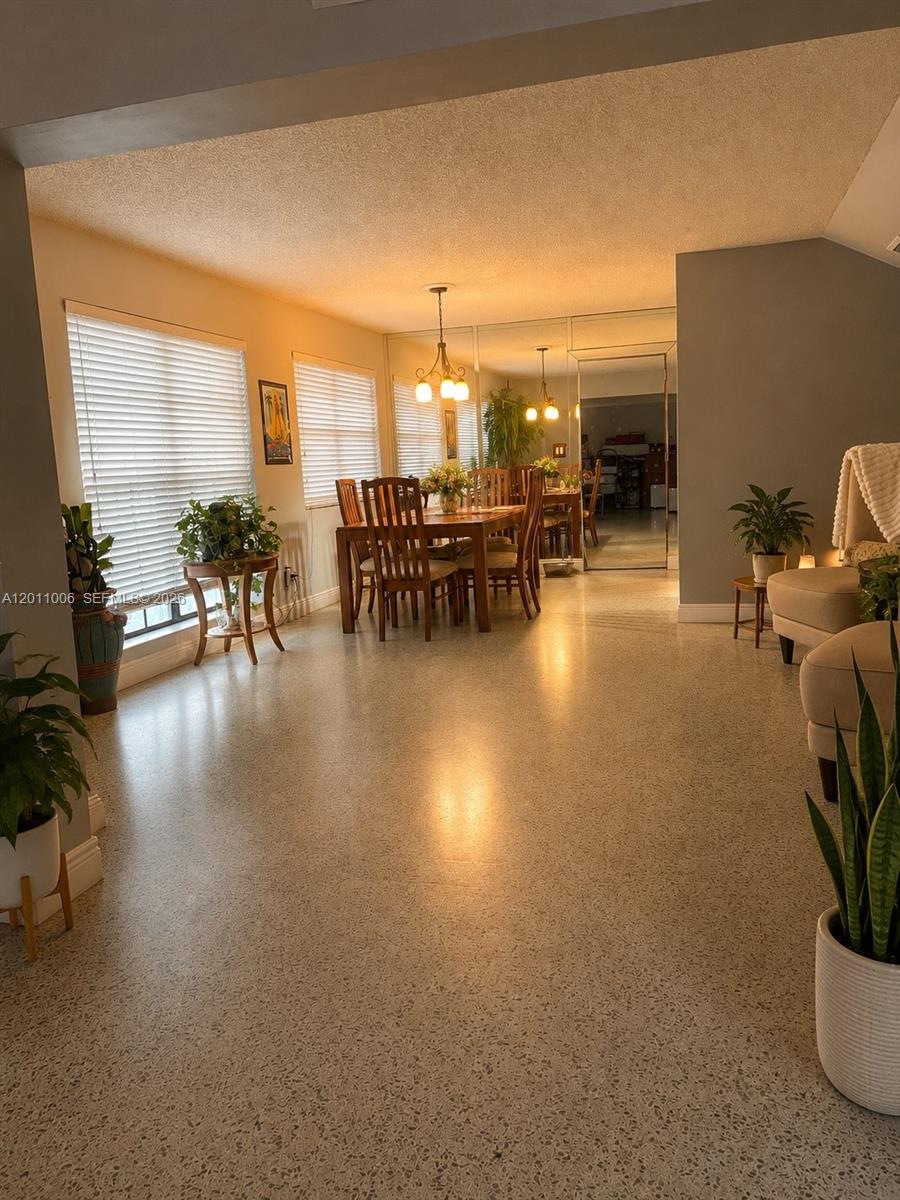 WESTWOOD LAKE 5TH ADDN - Residential