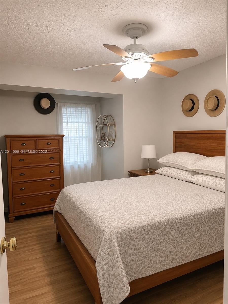 WESTWOOD LAKE 5TH ADDN - Residential