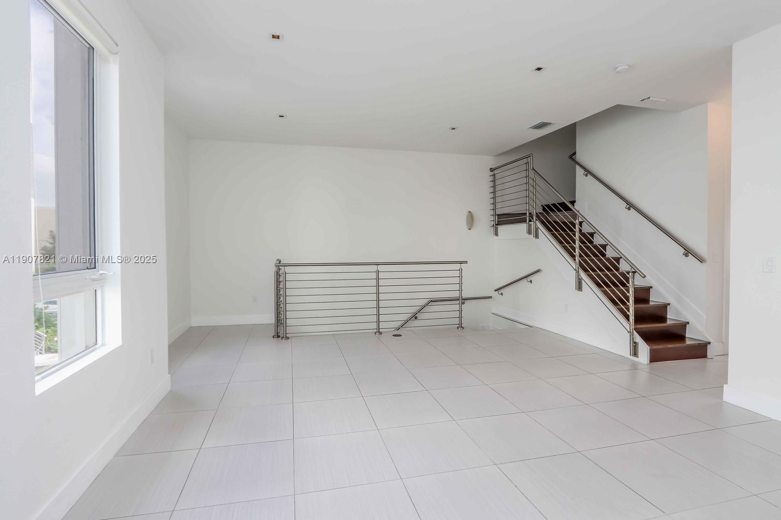CONTEMPO TOWNHOMES - Residential Lease