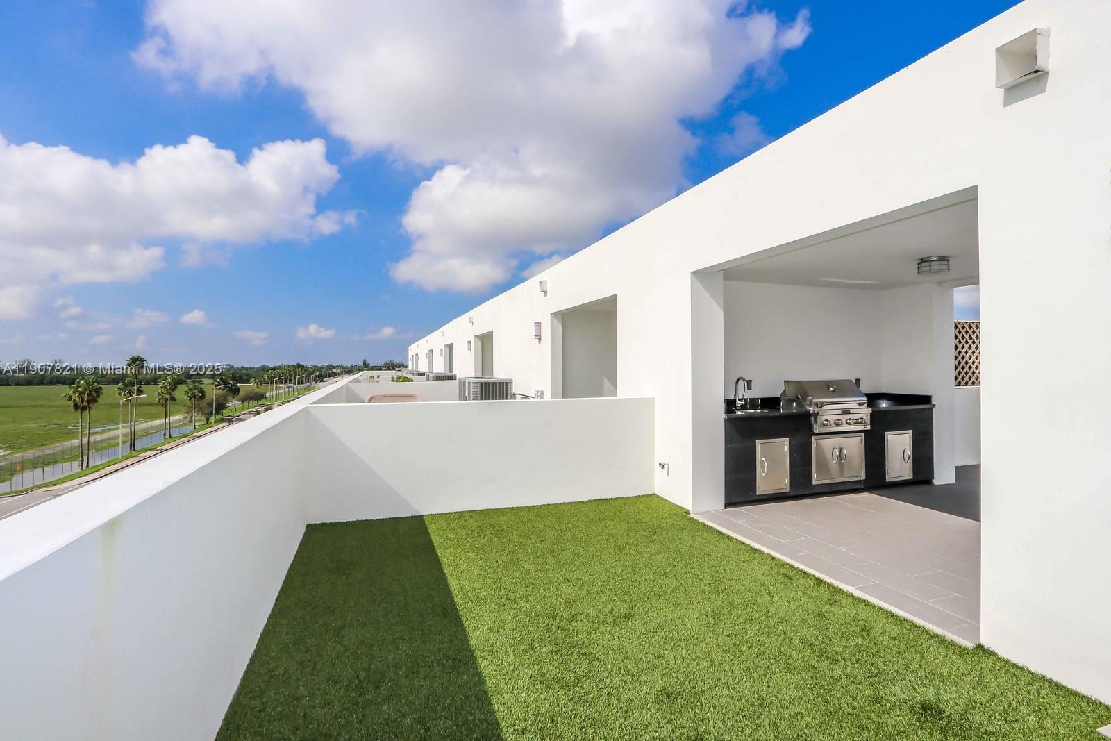CONTEMPO TOWNHOMES - Residential Lease