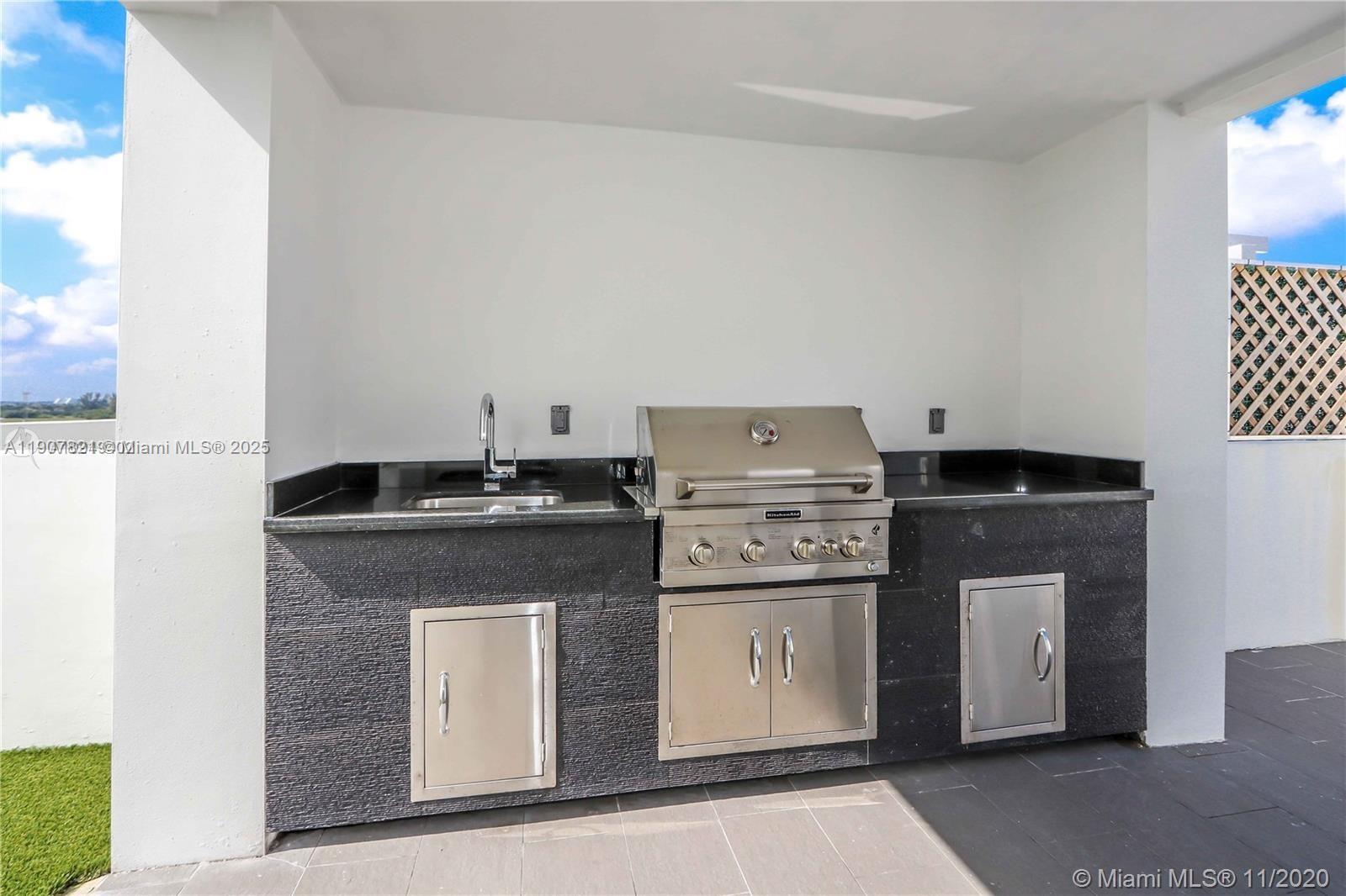 CONTEMPO TOWNHOMES - Residential Lease
