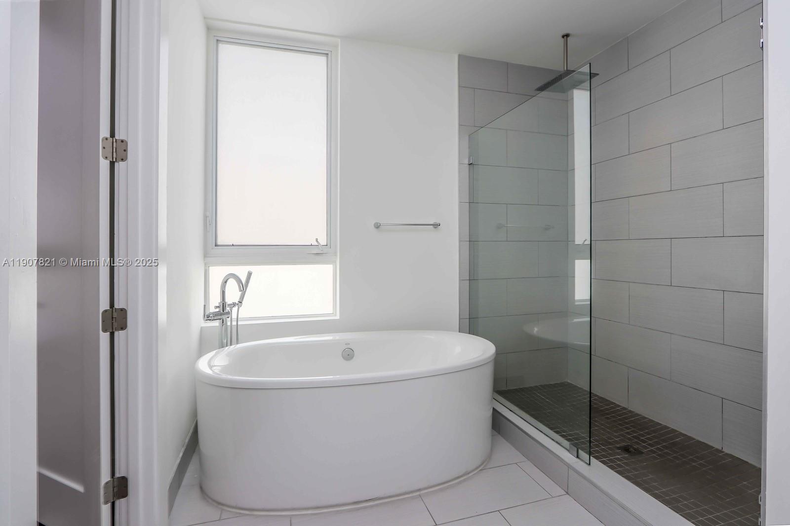 CONTEMPO TOWNHOMES - Residential Lease
