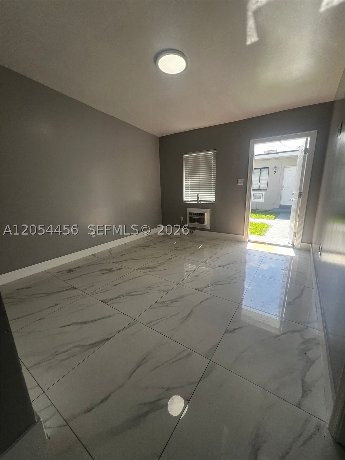 SUBURBAN PARK - Residential Lease