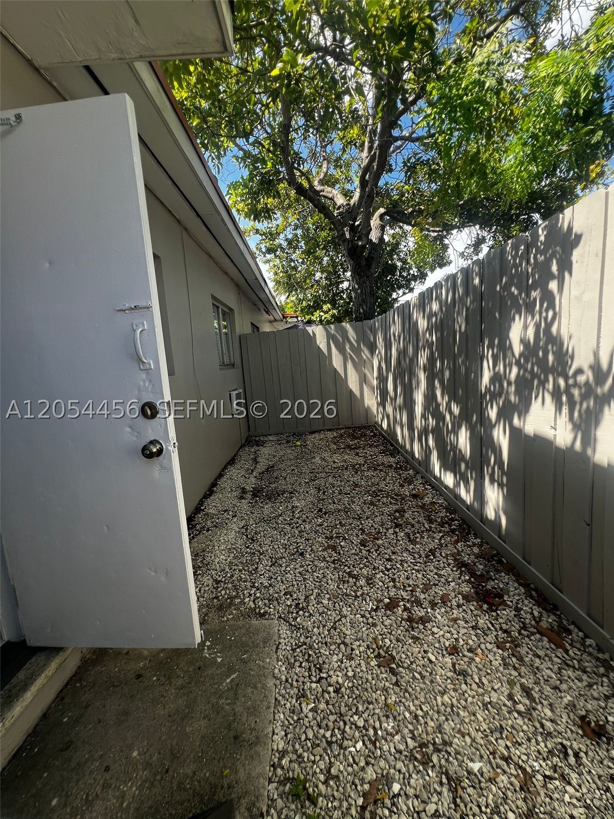 SUBURBAN PARK - Residential Lease