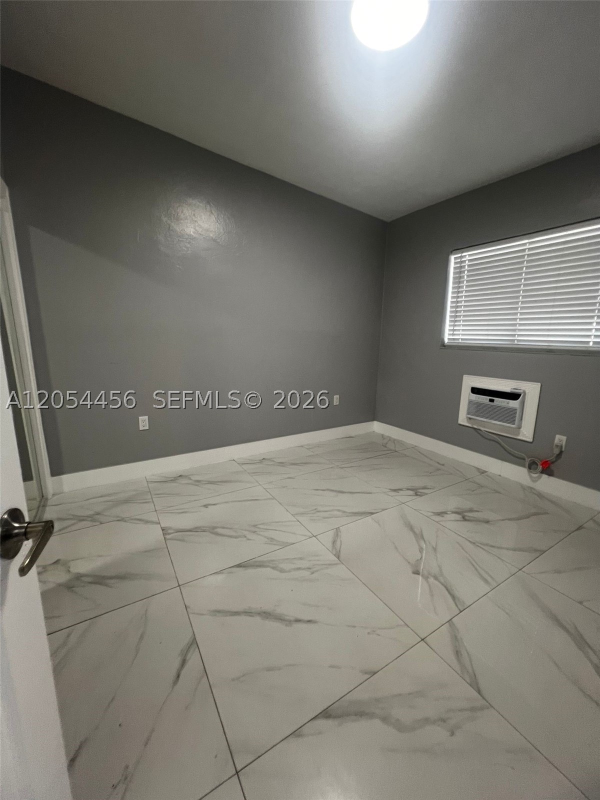 SUBURBAN PARK - Residential Lease