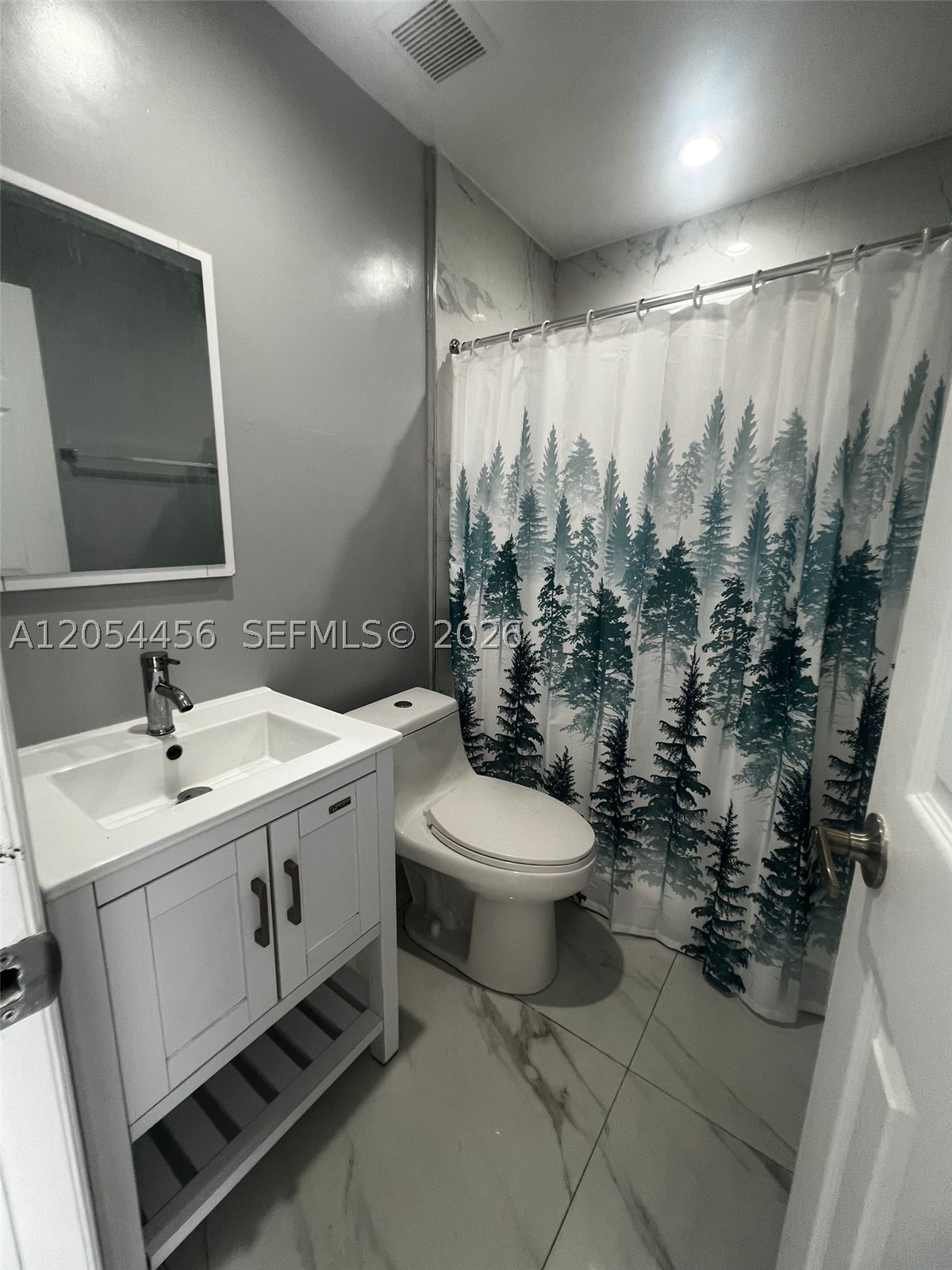 SUBURBAN PARK - Residential Lease