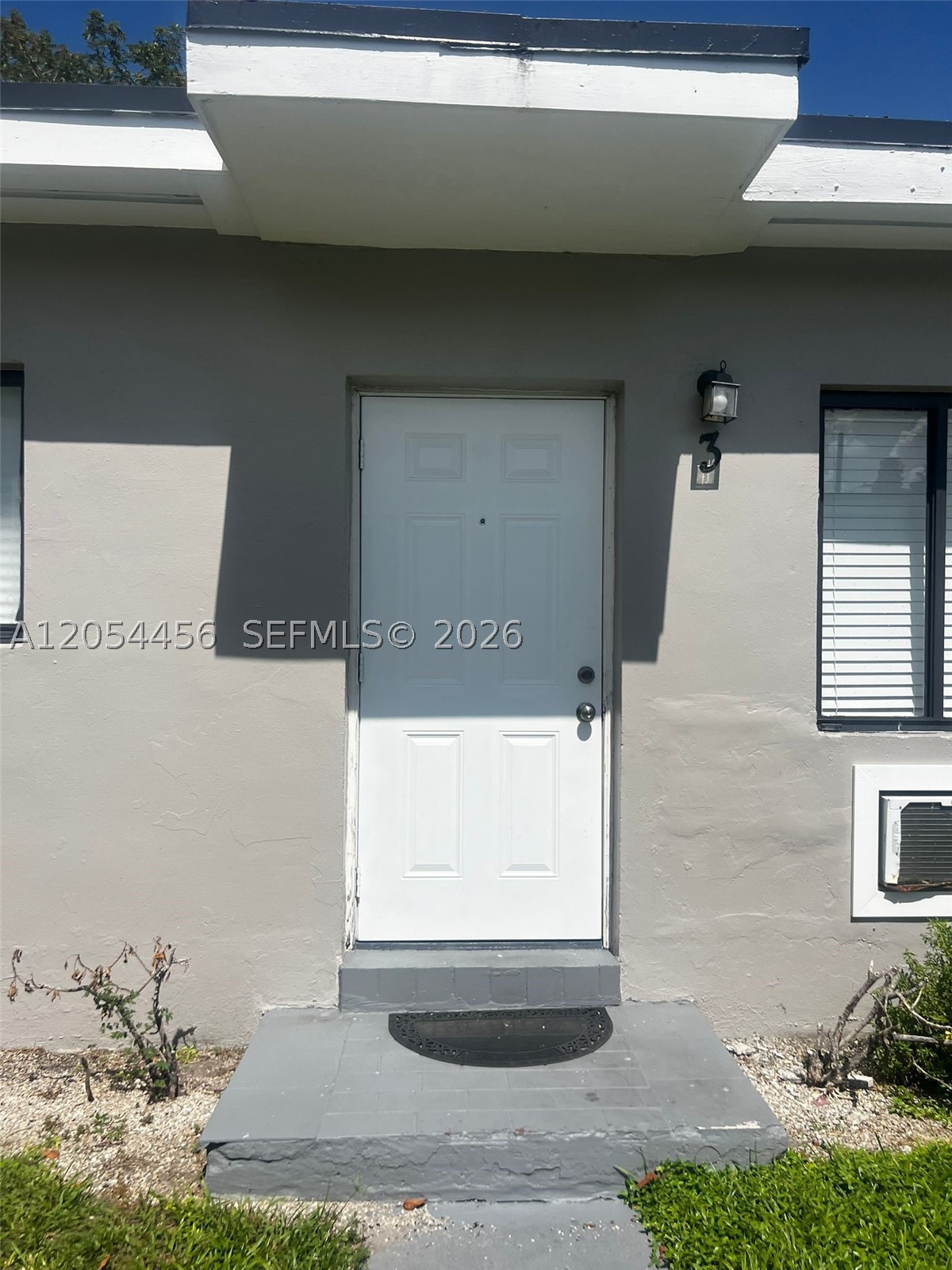 SUBURBAN PARK - Residential Lease