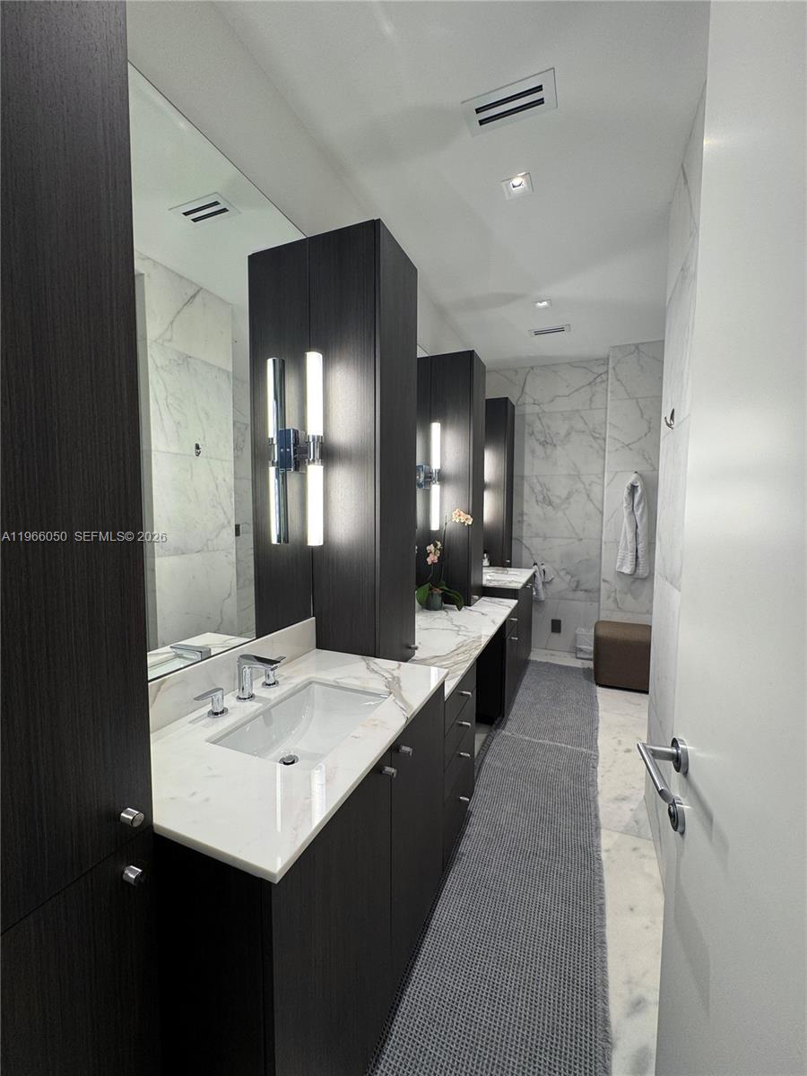 L HERMITAGE - Residential