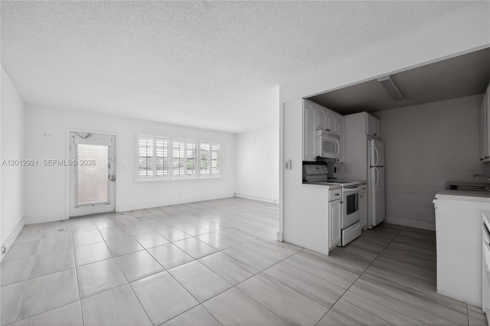 CAMBRIDGE B CONDO - Residential