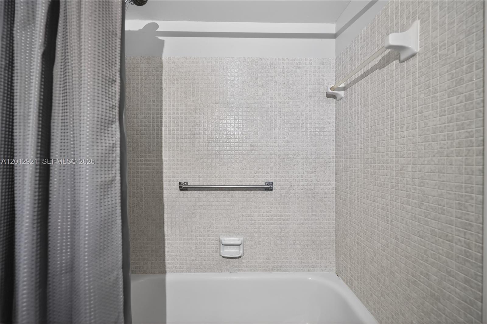 CAMBRIDGE B CONDO - Residential