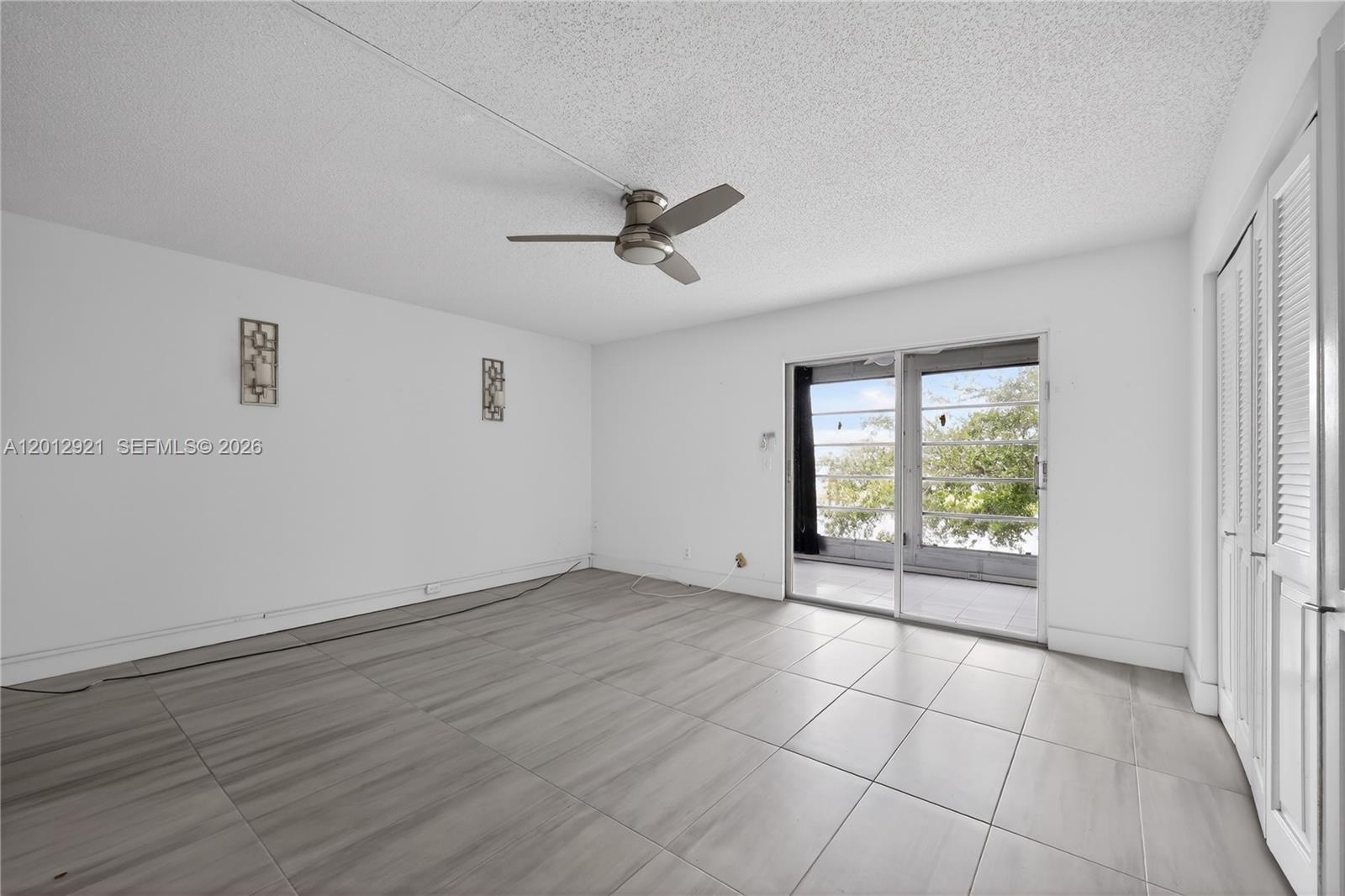 CAMBRIDGE B CONDO - Residential