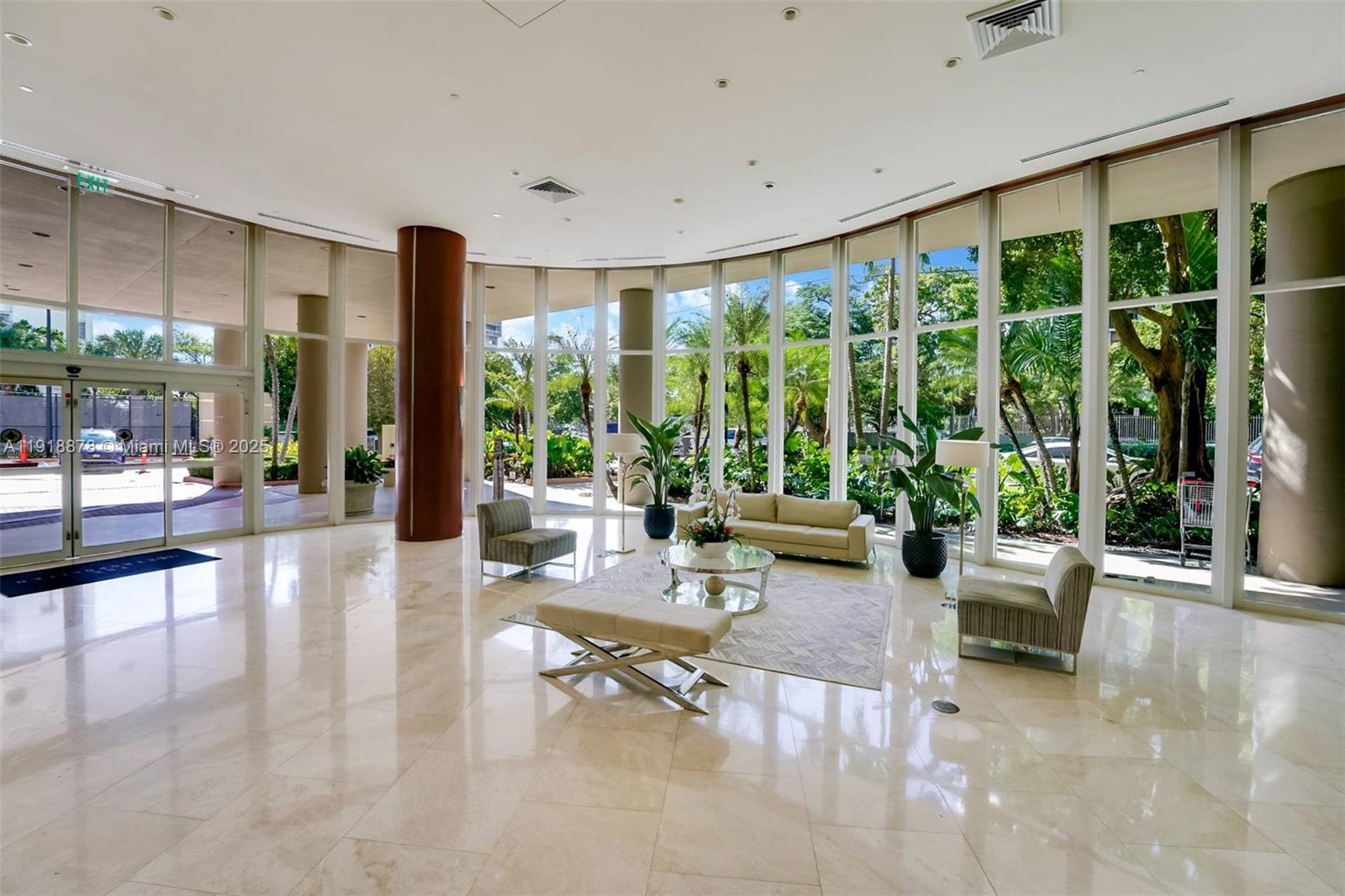 THE METROPOLITAN CONDO - Residential Lease