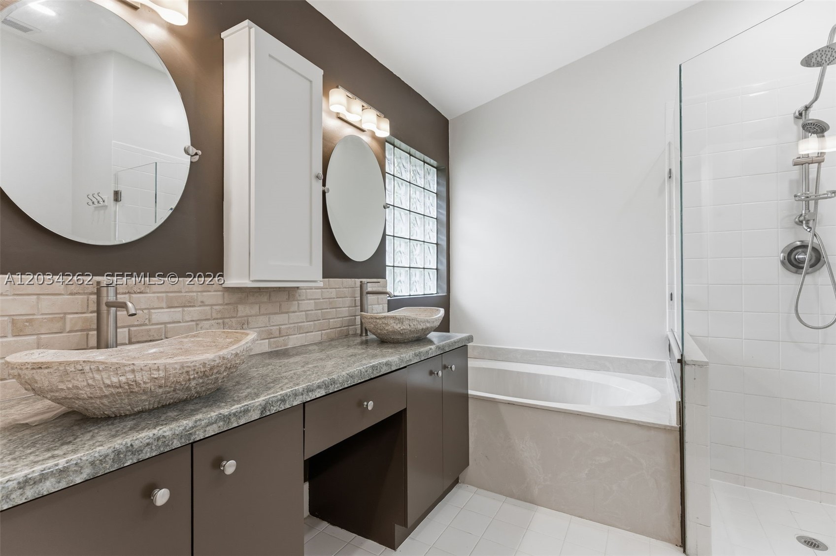 REGENCY LAKES AT COCONUT - Residential