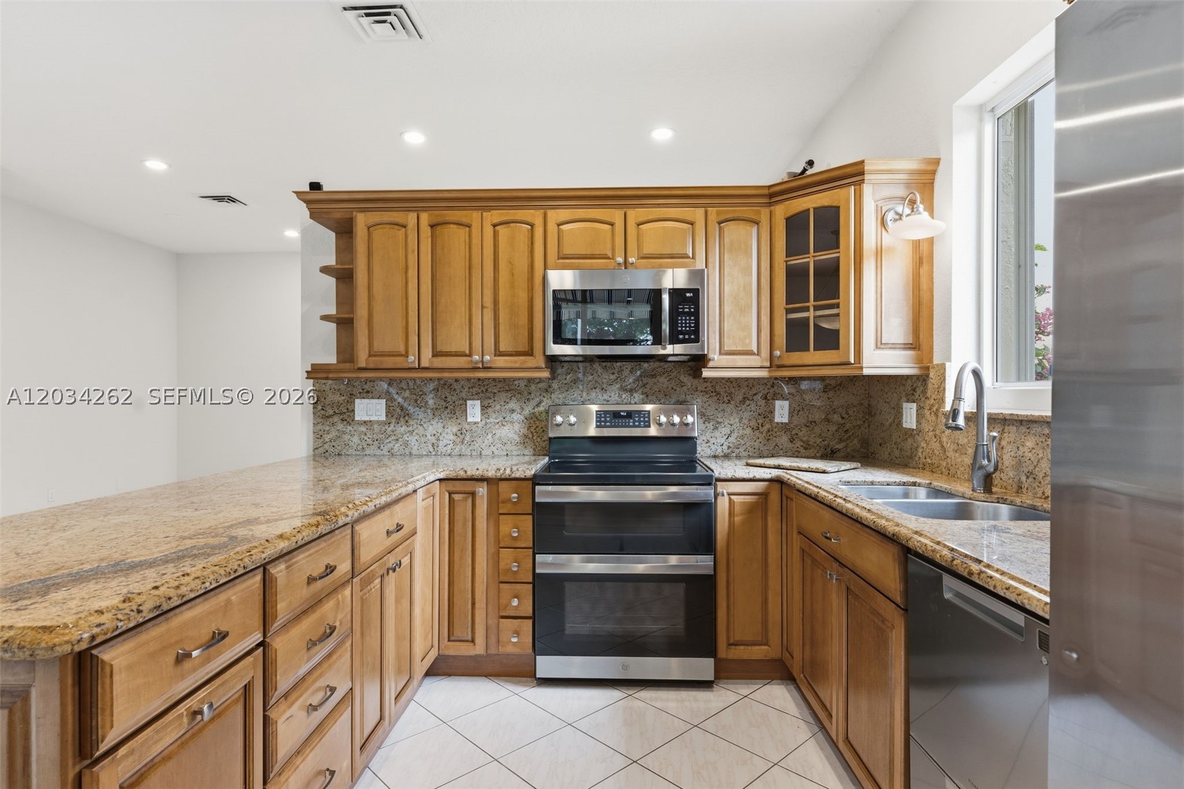 REGENCY LAKES AT COCONUT - Residential