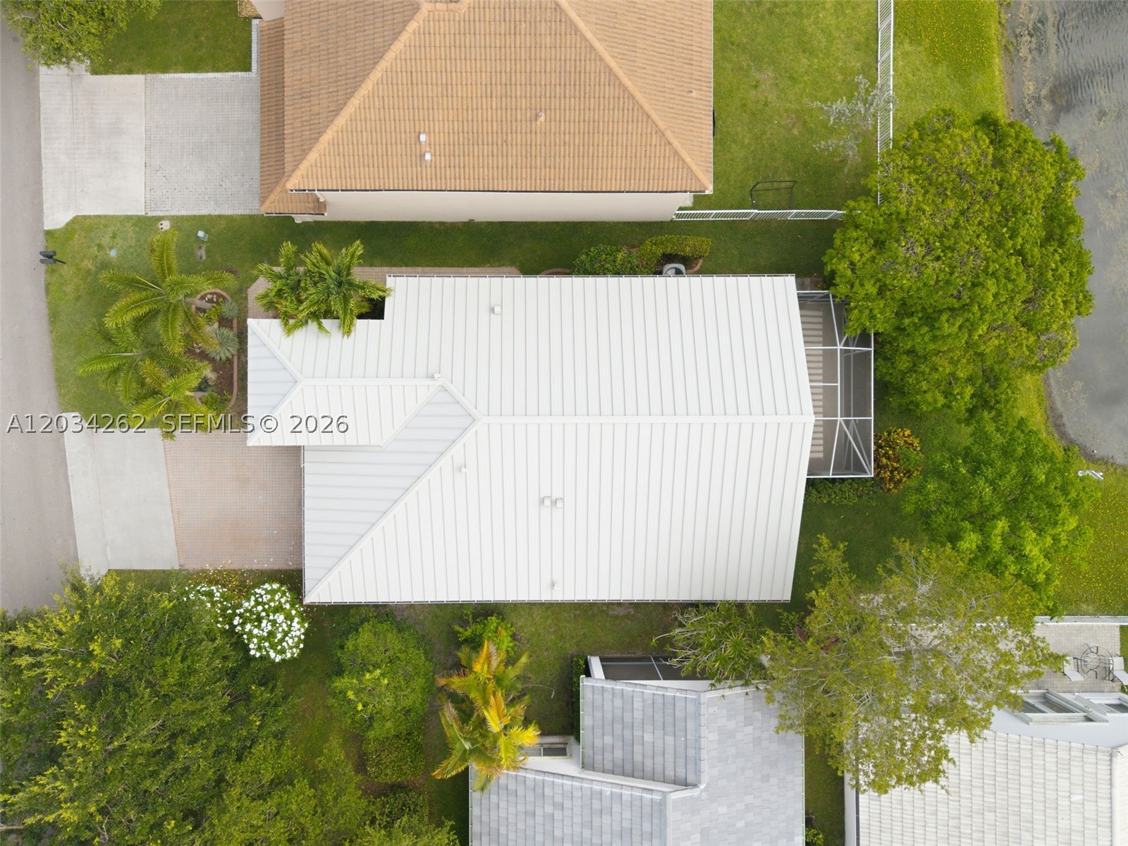 REGENCY LAKES AT COCONUT - Residential